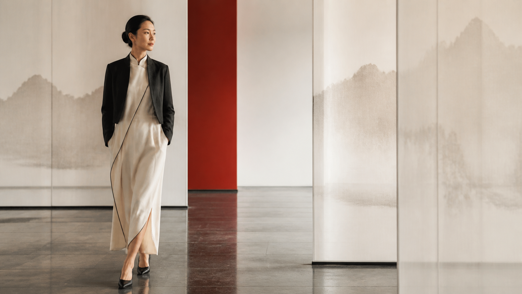 现代建筑中身着当代新中式服装的东方女性